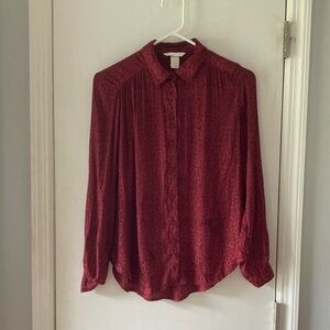 H&M Red 3/4 Sleeve Button Down Silk-Like Shirt